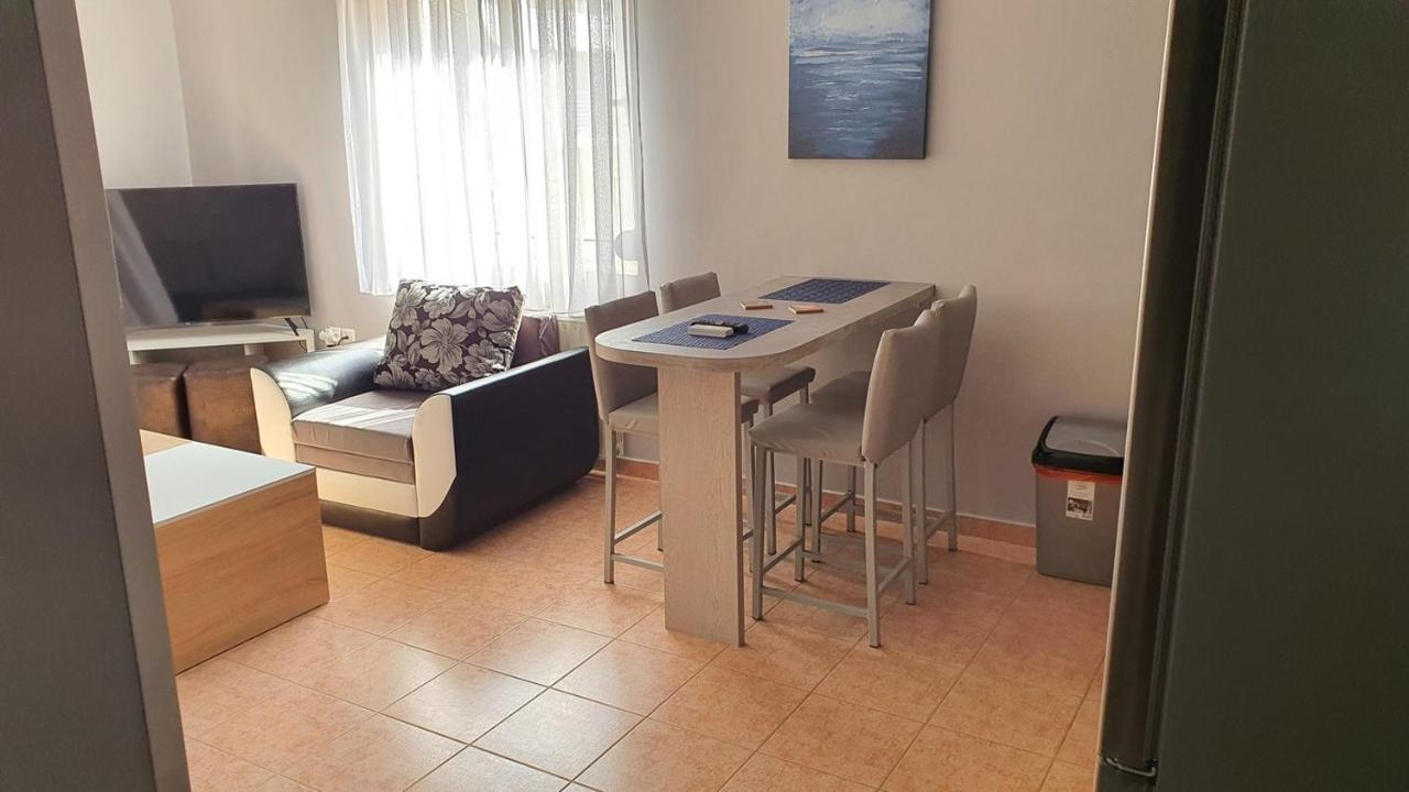 Theos Apartment アレクサンドルポリス エクステリア 写真