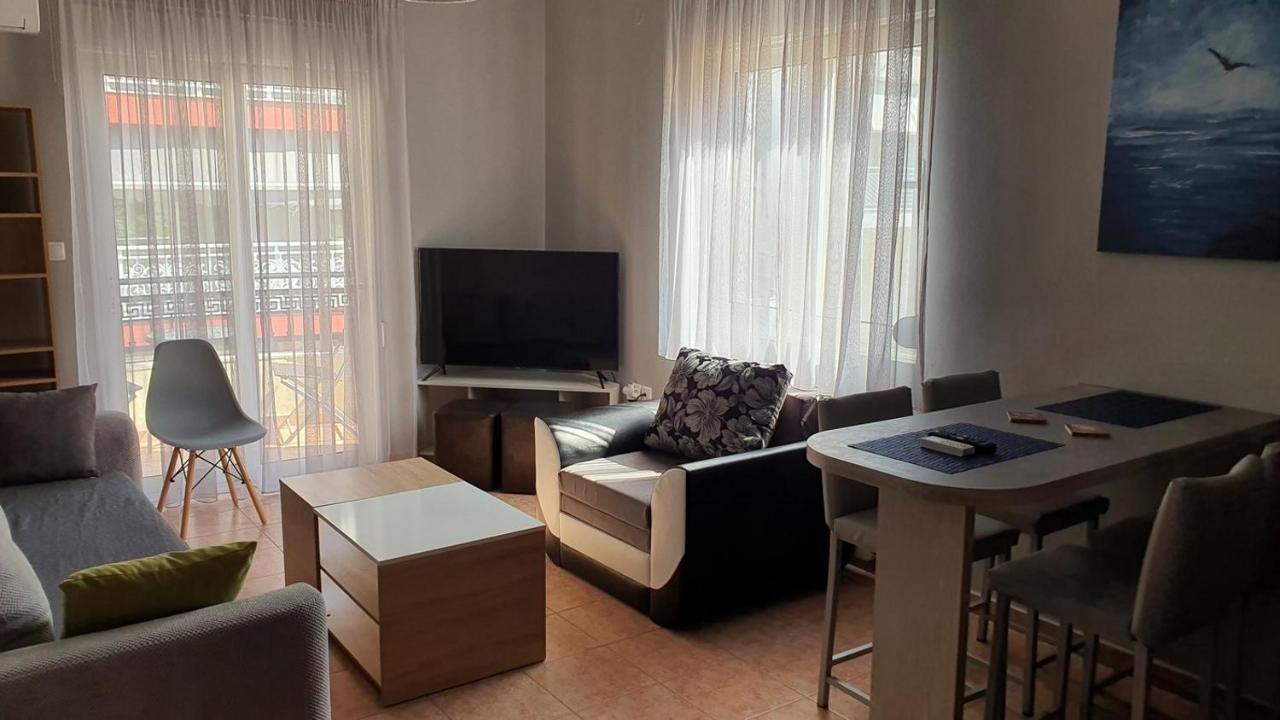 Theos Apartment アレクサンドルポリス エクステリア 写真