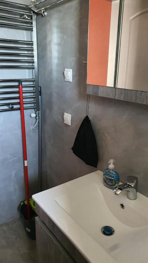 Theos Apartment アレクサンドルポリス エクステリア 写真