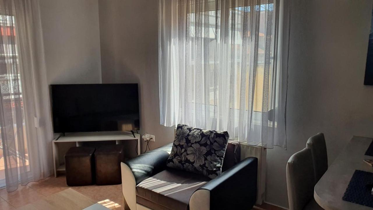 Theos Apartment アレクサンドルポリス エクステリア 写真